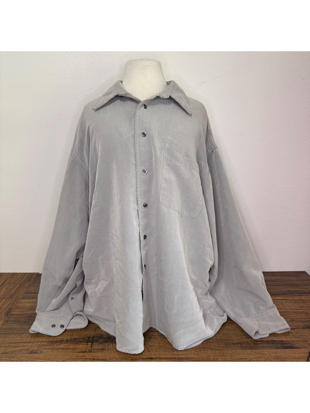 Arrow Men's Light Gray Microfiber Button-Up Shirt Size 17.5